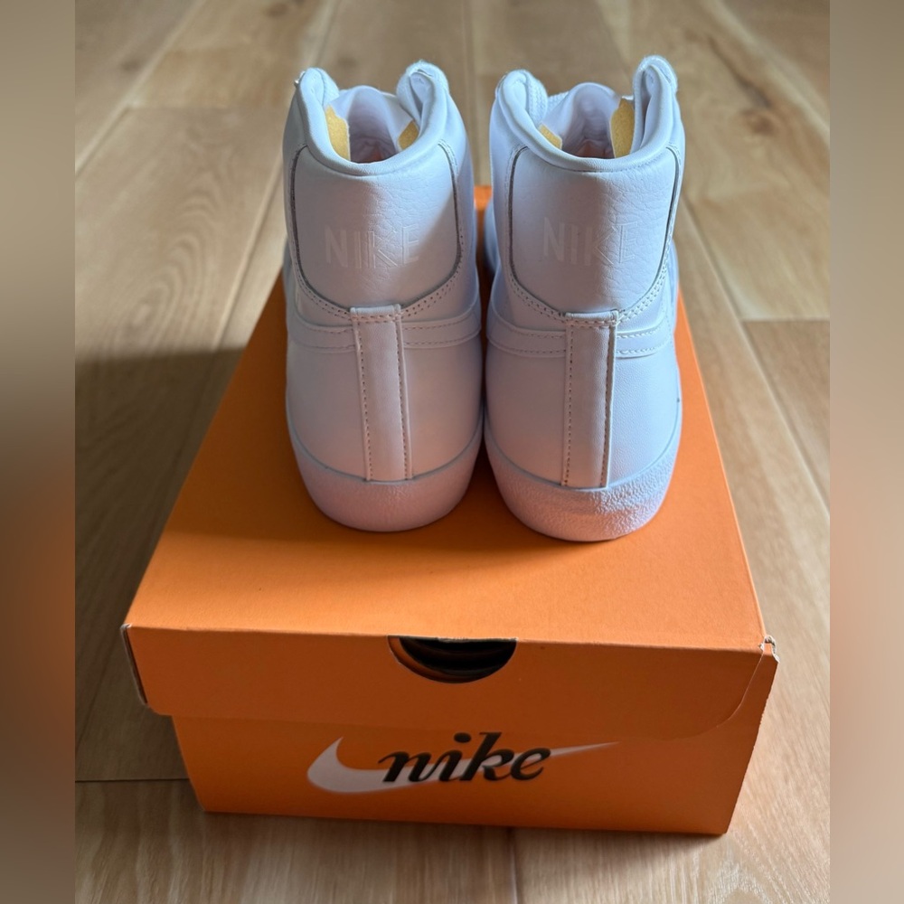 Nike Blazer Mid '77 Women's Shoes - CZ1055-117 - New - Size 9 - Picture 11 of 14